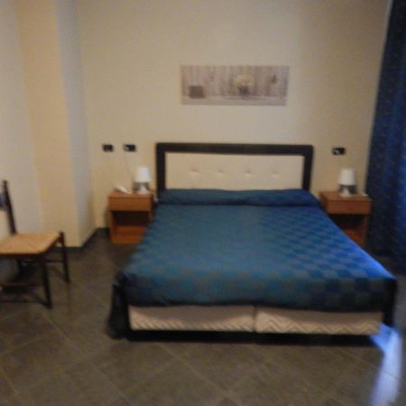 albergo massimo Loano Esterno foto
